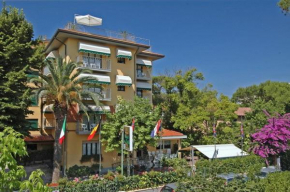 Гостиница Hotel Dei Tigli  Лидо Ди Камайоре